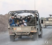 [속보] 하마스 관계자 "휴전 일수와 이 인질-팔 수감자 교환 협상중"