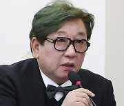 업무보고하는 김상협 위원장