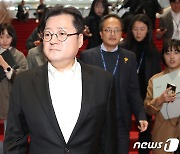 원내대표 회동 못하고 돌아선 홍익표 원내대표