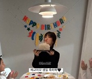 송혜교, 42번째 생일 맞이 근황 ... 남달랐던 어린 시절 ‘깜짝’