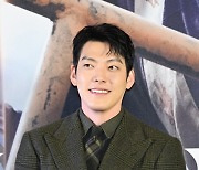 [현장포토] "앵글을 꽉 채운다"...김우빈, 태평양 어깨