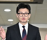 한동훈 "한쪽 편 아닌 맞는 편 드는 것‥민주당이 나를 띄운다"