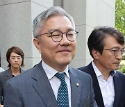 민주당, ‘암컷 발언’ 최강욱에 ‘당원 자격 6개월 정지’ 징계