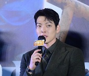 [포토] 김우빈, '감탄을 부르는 멋진 남자'