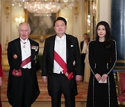 From Yoon Dong-ju to Blackpink: banquet at Buckingham reaffirms deep ties