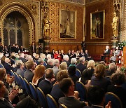 Yoon hearkens to Churchill, Shakespeare and Beckham in address to British Parliament