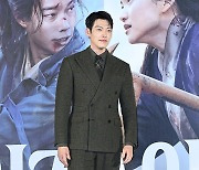 김우빈, 훤칠한 기럭지 [포토엔HD]