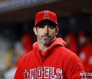 아스머스 전 감독, MLB 양키스 벤치코치 부임