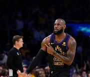 제임스, NBA 사상 최초로 정규리그 3만9000점 돌파