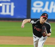 LG, 마무리 고우석 MLB 진출 허용하되 헐값이면 불허