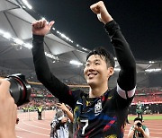 손흥민, '중국전 3-0 완승에 두 주먹 불끈' [사진]