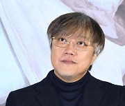 '외계+인' 최동훈 감독 "1년 반 동안 2부 후반작업…배우들 눈 보며 살았다" [Oh!쎈 현장]