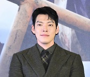 김우빈, '공룡상 중 최고의 미남' [사진]