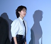 염정아, 풋풋한 패션으로 등장 [포토]