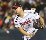 LG 고우석의 MLB 도전, ‘조건’을 충족해야 가능하다