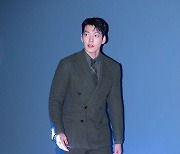 [T포토] 김우빈 '이 비율, 저장해'