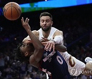 APTOPIX Cavaliers 76ers Basketball