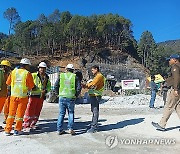 INDIA TUNNEL COLLAPSE