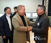 [Ms포토] 심임 KPGA김원섭 회장 '당선축하 드립니다'