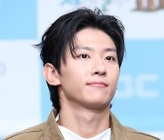 [포토] 덱스, '국내 OTT 방영중인 15세 관람가 애니메이션 추천이 논란'