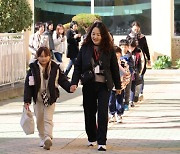 “수업 끝나면 옆 학교에 방과후 수업 들으러 가요”···거점형 늘봄학교 가보니