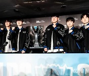 2023 롤드컵 우승 영광 이어간다…T1, 2024년에도 ‘제오페구케’ [LCK]