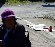 "브레이크 밟으려다 가속"‥정류장 돌진 70대 차에 여고생 숨져