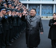 딸 주애와 함께 '정찰위성 발사' 성공 자축한 김정은 [데일리 북한]