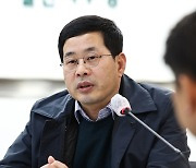 인사말하는 장순칠 선임행정관