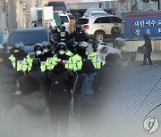 "네가 왜 우리 교회 철거해"...폭력으로 명도집행 방해한 사랑제일교회 신도 3명 징역형