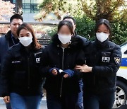 "필로폰 투약" 여객기 비상문 개방 시도 20대 女, 영장심사