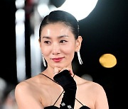 김서형, '청룡영화상 레드카펫 남다른 분위기' [사진]