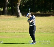 '역전 대상·상금왕 도전' 신지애, JLPGA 최종전 2R 공동 5위