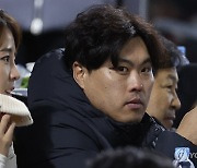 MLB닷컴 "커맨드 되찾은 류현진, 2024시즌에도 성공할 가능성"