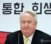 與 혁신위원 3명 사의표명설에 '술렁'…인요한 "그런 바 없다"(종합)