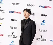 주종혁, 올블랙 슈트로 댄디한 매력 뽐내