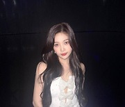 ‘크러쉬♥’ 조이, 아슬아슬 원피스 입고 여신 자태‥청순+섹시 다 가졌네