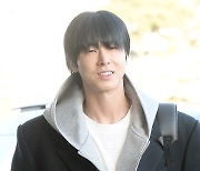 유노윤호 ‘햇살 아래 눈부신 멋짐’[포토엔HD]