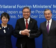 S. Korea, Japan, China agree to accelerate summit efforts