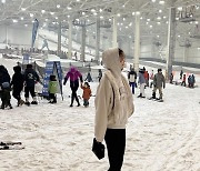 '뉴저지댁' 손태영, 이민 떠난 美서 아이들과 눈썰매… “권상우♥는 어디에?”