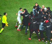 슈퍼매치서 벌어진 '난투극'…프로축구연맹 "상벌위 개최 검토"