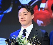 홍창기, 최정도 MVP 득표했는데...타율-안타 2관왕 손아섭 '0표' 충격 왜?