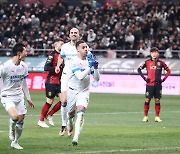 Bluewings stay alive in K League 1 with one week to go