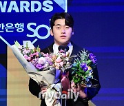 [MD포토] 박영현 '홀드왕은 바로 나'