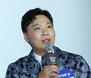 인사말 하는 이상준