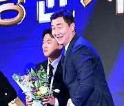 이종열 단장, '이승민 축하해' [사진]