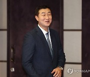 KBO 시상식 참석하는 이종열 삼성 단장