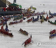 CAMBODIA TRADITION WATER FESTIVAL