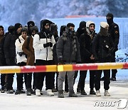 핀란드, 러시아발 난민 급증에 "강력 조치" 예고…국경 전체 폐쇄하나