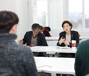 조성경 차관 "R&D 예산은 미래를 위한 절박함서 비롯"…전남지역 이공계 학생과 릴레이 대화